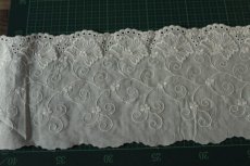 画像6: 綿レース　オフホワイト　１ｍ幅14.3cm豪華なカトレア柄　日本製 (6)