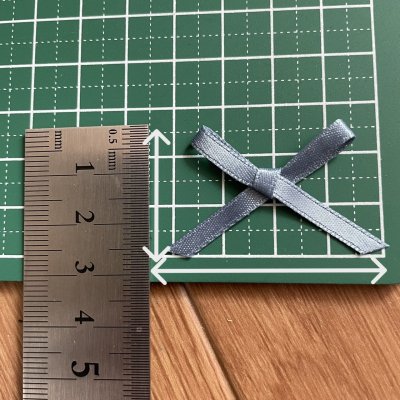 画像1: 【1個3円】約1000個！可愛いリボンモチーフ　ブルーグレー　ハンドメイドに　たて約2.7cm×横約4cm