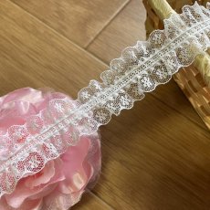 画像2: 【日本製】両山ラッセルフリルレース　ホワイト　幅2.9cm小花柄　5m巻　衣装に (2)