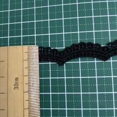 画像3: 【安心の日本製】ケミカルレース　ブラック　幅1.1cm　1ｍ　綺麗なスカラップ柄 (3)