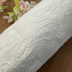 画像10: 1点限り【高品質な日本製】約幅100ｃｍ！広幅刺繍レース　高級感のあるペーズリー柄　オフホワイト　13.5m (10)